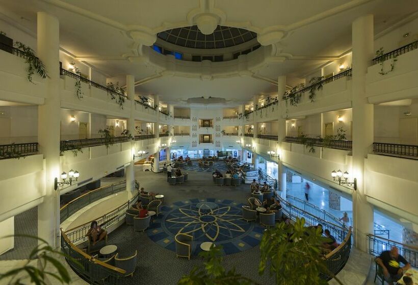 スタンダード4人部屋, El Mouradi Skanes