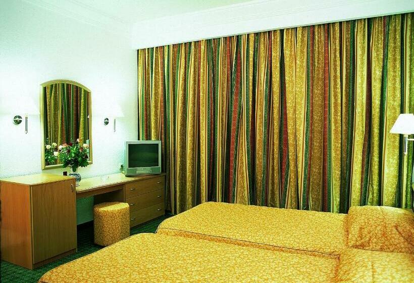 スタンダードルーム, El Mouradi Skanes