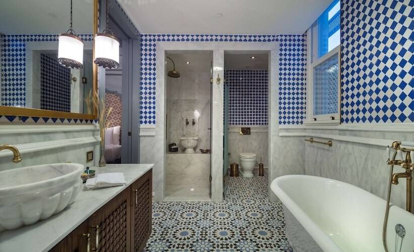 Standard Room, Hagia Sofia Mansions Istanbul, Curio Collection By Hilton