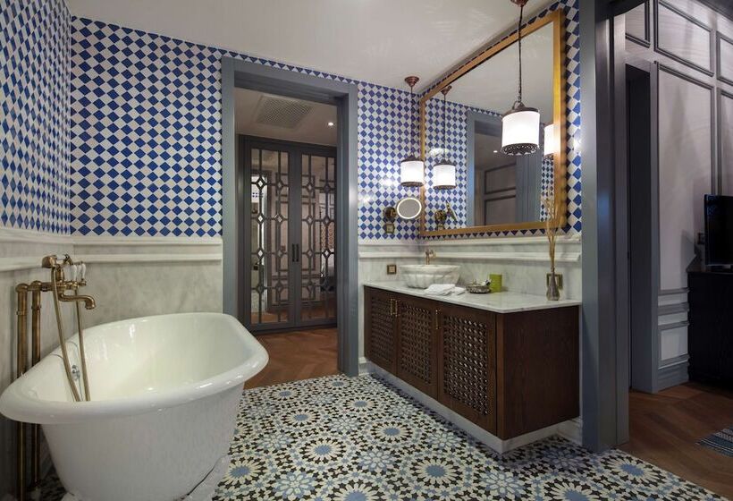 Standard Room, Hagia Sofia Mansions Istanbul, Curio Collection By Hilton