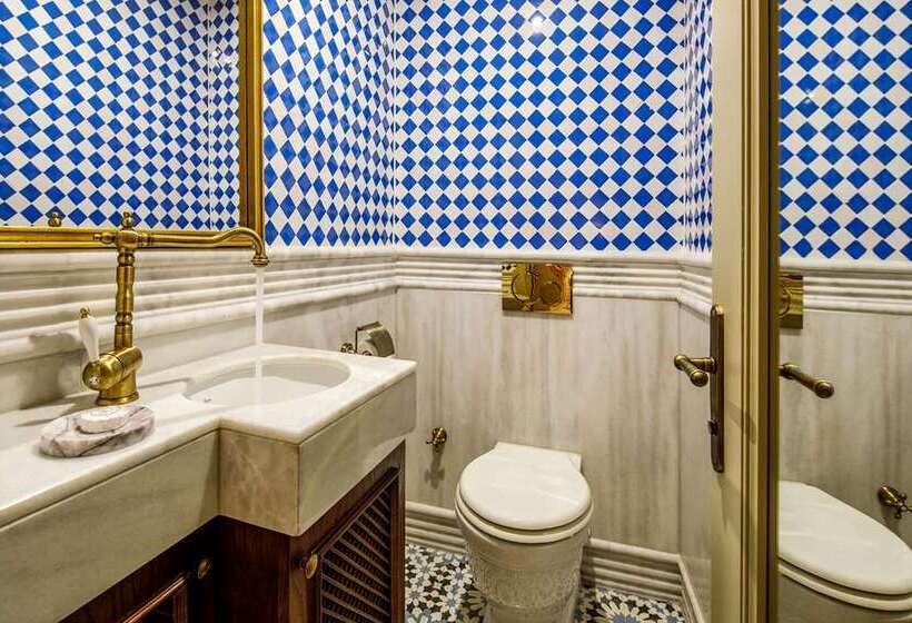 Standard Room, Hagia Sofia Mansions Istanbul, Curio Collection By Hilton