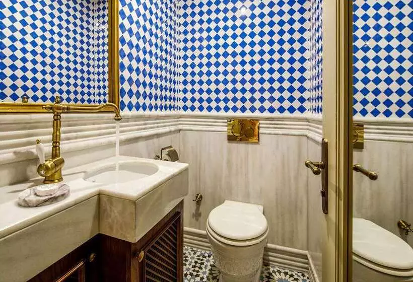 Standard Room, Hagia Sofia Mansions Istanbul, Curio Collection By Hilton