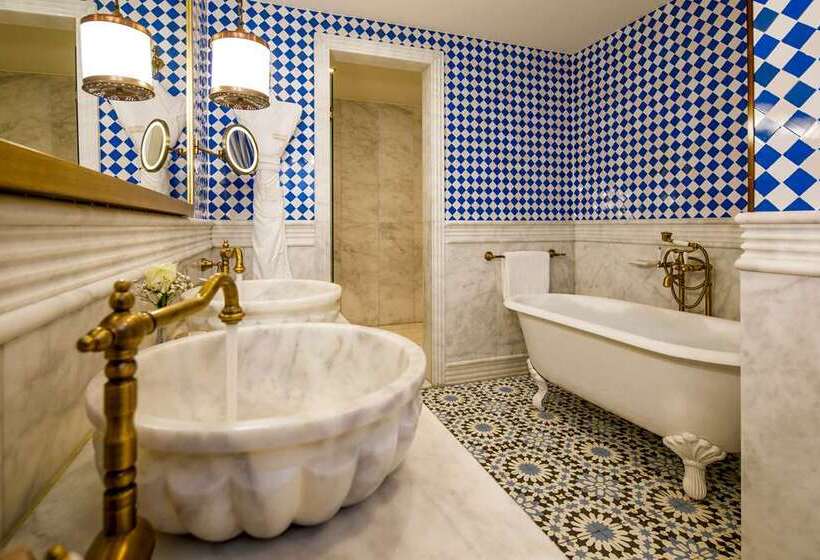 Standard Room, Hagia Sofia Mansions Istanbul, Curio Collection By Hilton