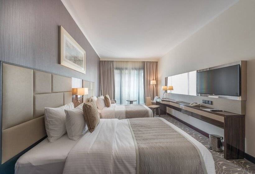Chambre Deluxe Vue Ville, Hawthorn Extended Stay By Wyndham Abu Dhabi City Center