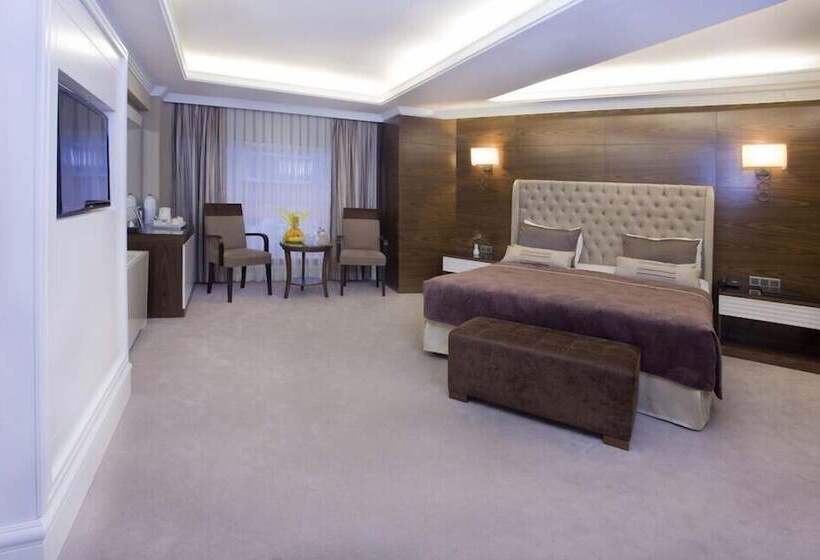 اتاق خانوادگی, Mirilayon