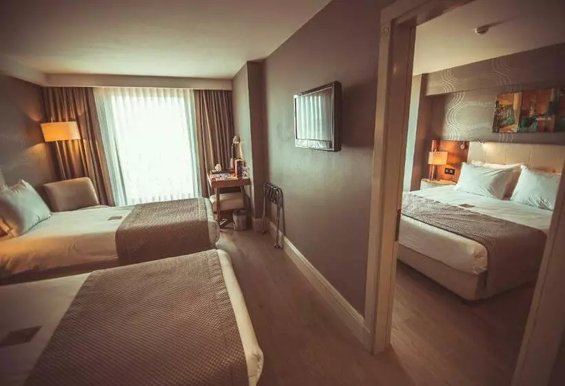 コネクティングルーム（家族用）。, Ramada Istanbul Grand Bazaar