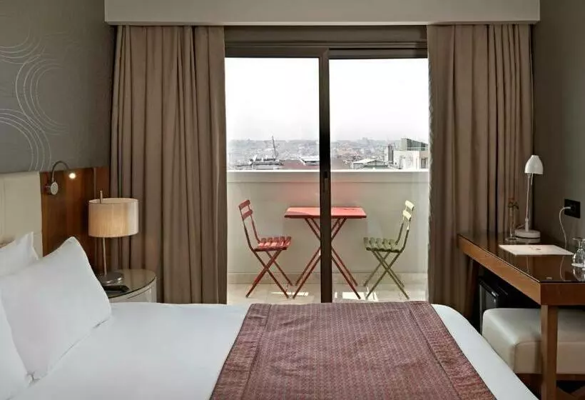 バルコニー付きスタンダードルーム, Ramada Istanbul Grand Bazaar