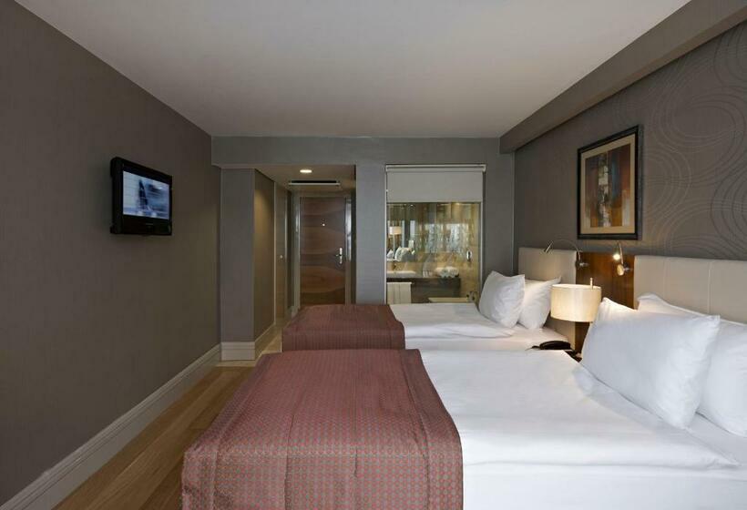 اتاق استاندارد با بالکن, Ramada Istanbul Grand Bazaar