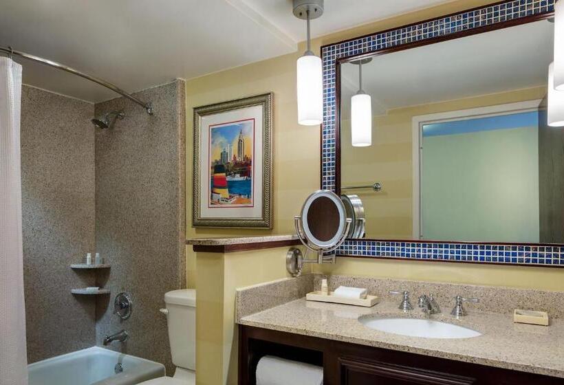 Номер Стандарт Кровать Квин Адаптированный для Инвалидов, Renaissance Mobile Riverview Plaza