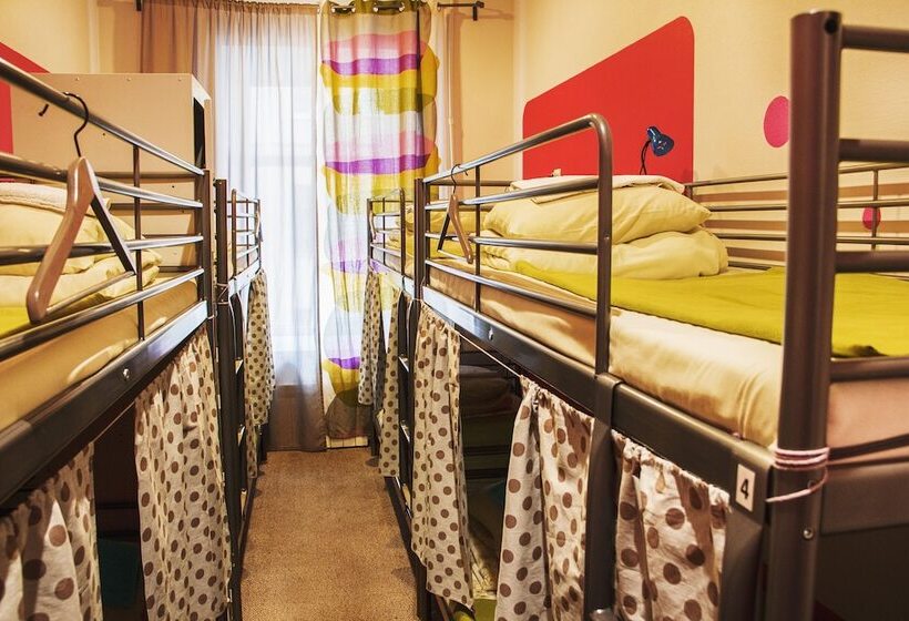 تختخواب در اتاق مشترک, Hostel Pop Art