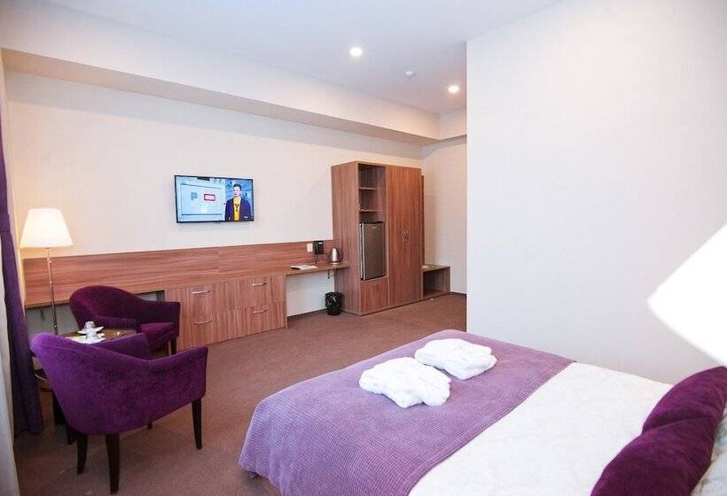 חדר סטנדרט, Life