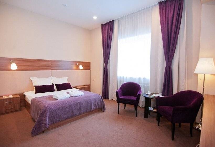 חדר סטנדרט, Life