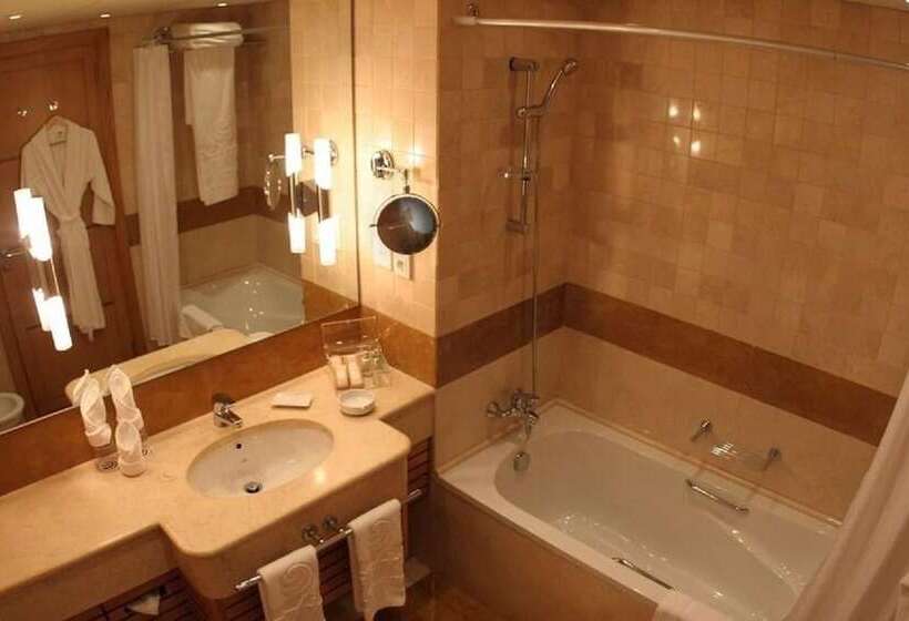 سوئیت ریاست جمهوری سه خوابه, Safir Bhamdoun