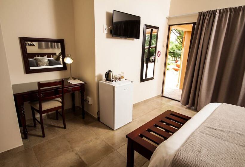 Номер Стандарт, New Haven Guest House  Ltd