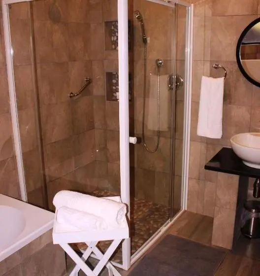 デラックスルーム, New Haven Guest House  Ltd
