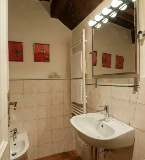 اتاق استاندارد, B&b Arena Di Lucca