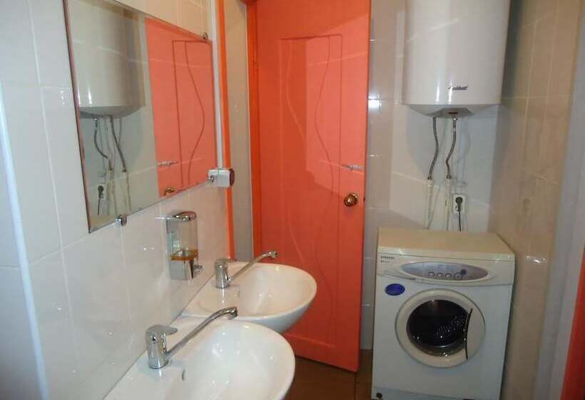 اتاق استاندارد, Hostel Dom