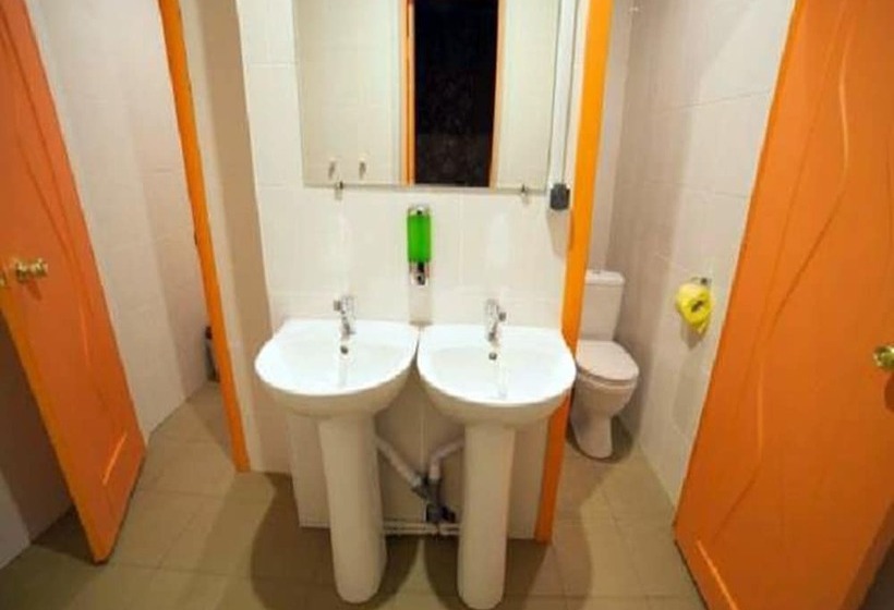 تختخواب در اتاق مشترک, Hostel Dom