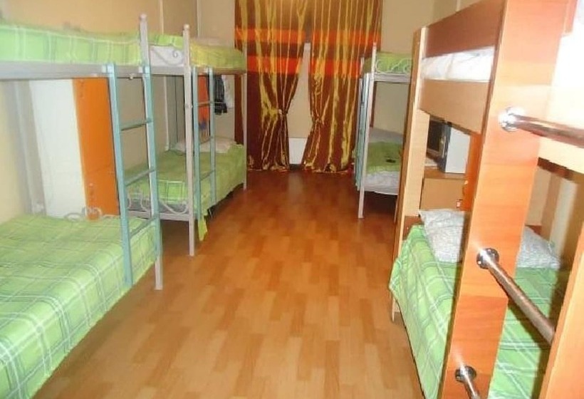 تختخواب در اتاق مشترک, Hostel Dom