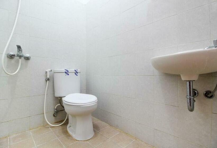 스탠다드 룸, Reddoorz Plus Near Alun Alun Selatan