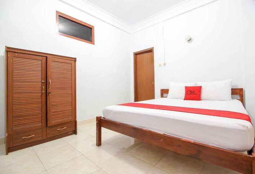 Номер Стандарт, Reddoorz Plus Near Alun Alun Selatan