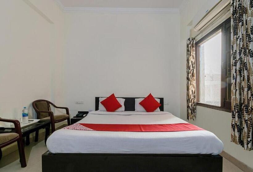 Quarto Triplo Clássico, Triund Regency By Oyo Rooms