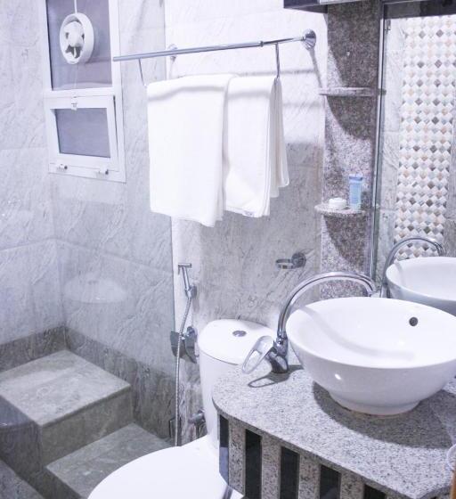 اتاق استاندارد با تخت بزرگ, Al Saif Grand