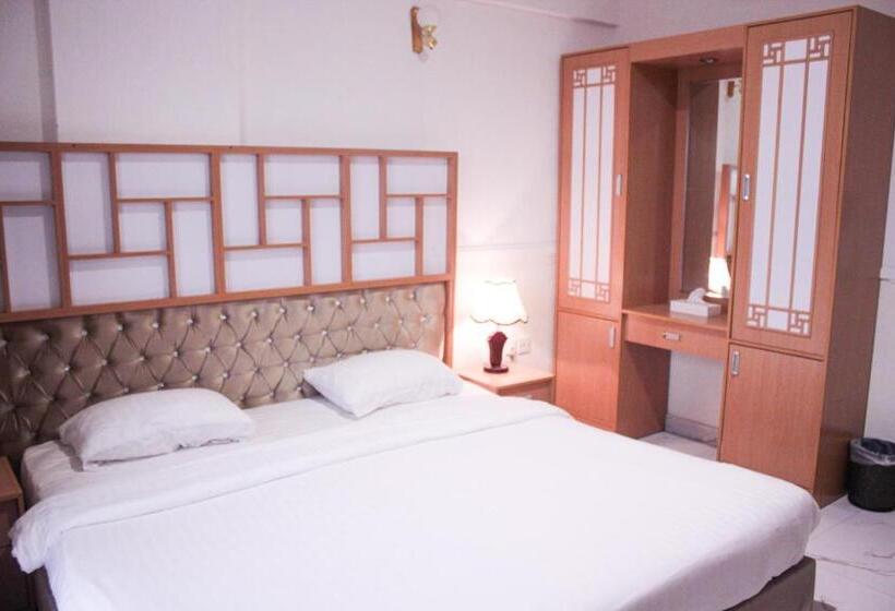 اتاق استاندارد با تخت بزرگ, Al Saif Grand