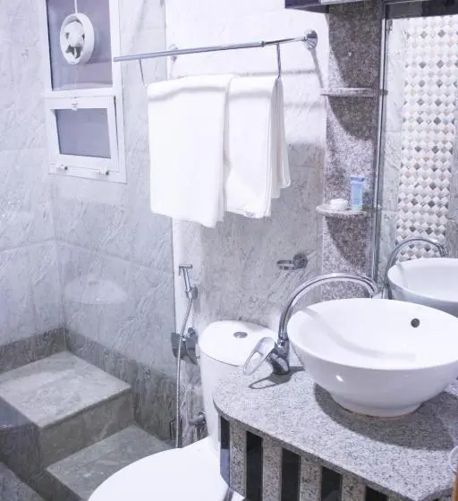 سوییت اجرایی, Al Saif Grand