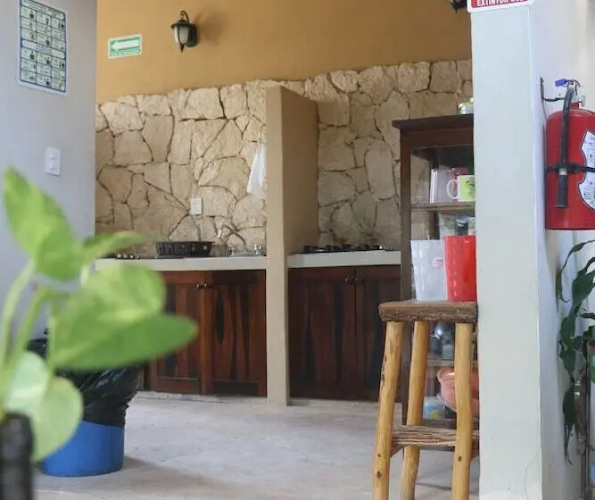 تختخواب در اتاق مشترک, Hostal Tunich Naj &