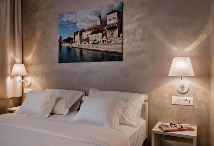 اتاق لوکس, Villa Luna Trogir