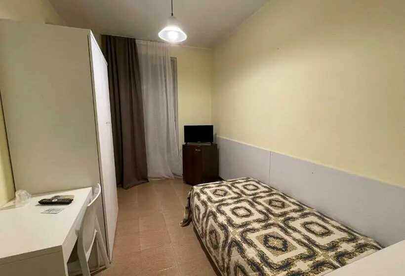 Standard Yhden Hengen Huone, Stazione Sul Lago Di Iseo