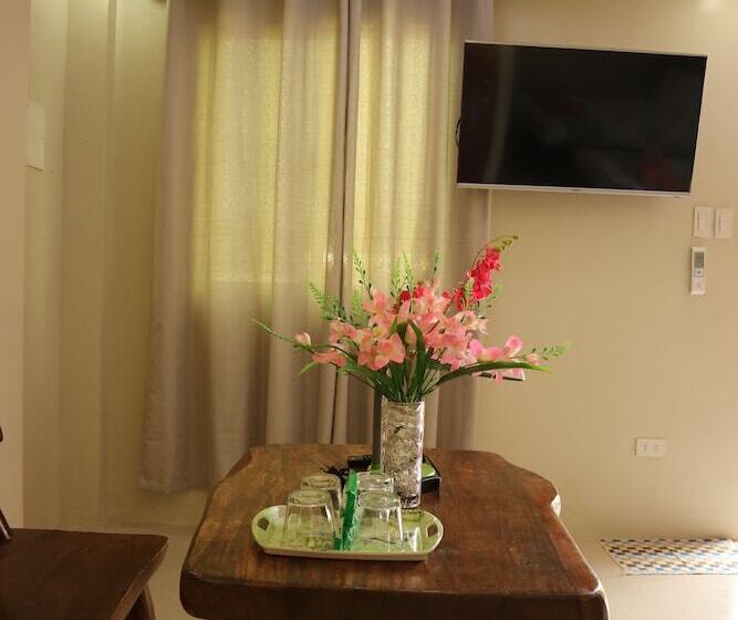 اتاق خانوادگی, Ea Apartelle  Metro Vigan