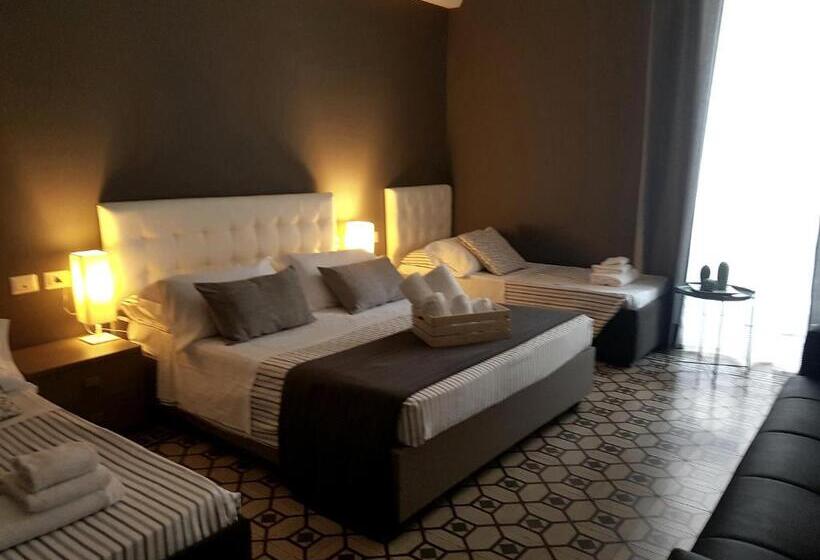 اتاق استاندارد چهارنفره با بالکن, Ottomood Ala Ovest Catania Centro