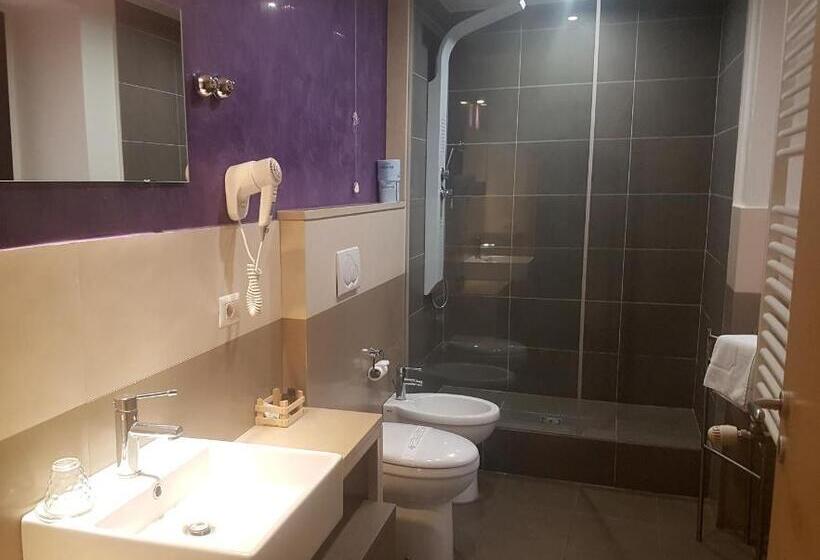 اتاق لوکس چهار تخته, Ottomood Ala Ovest Catania Centro