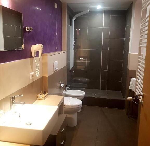 اتاق لوکس چهار تخته, Ottomood Ala Ovest Catania Centro