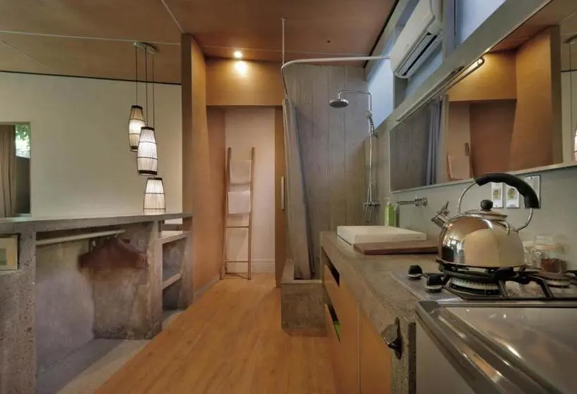 استودیوی استاندارد, Clio Apartment