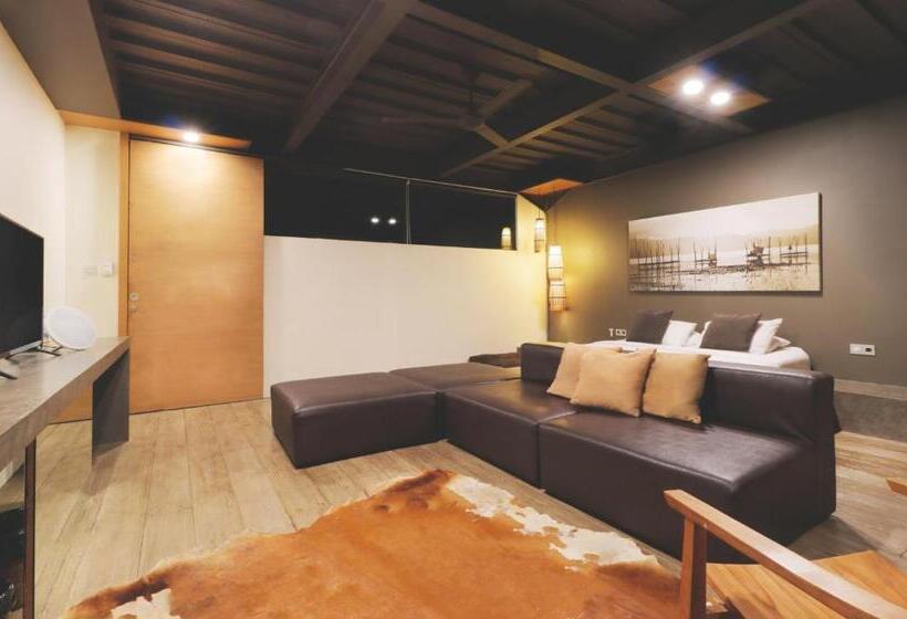 סטודיו דלוקס, Clio Apartment