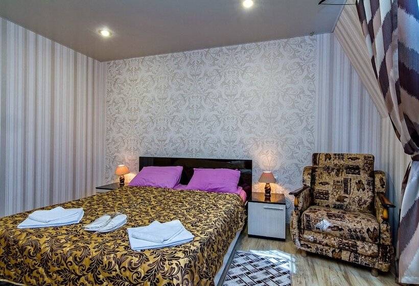 اتاق ساده سه نفره, Kavkaz