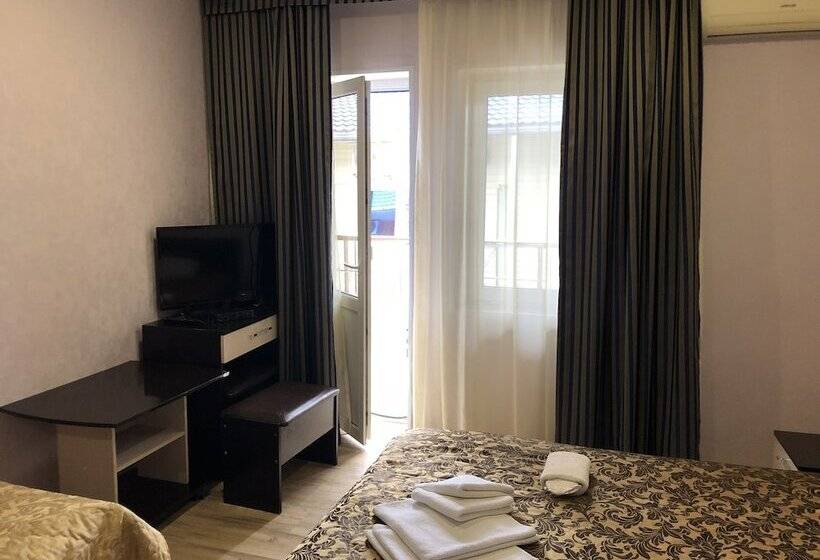 اتاق ساده سه نفره, Kavkaz