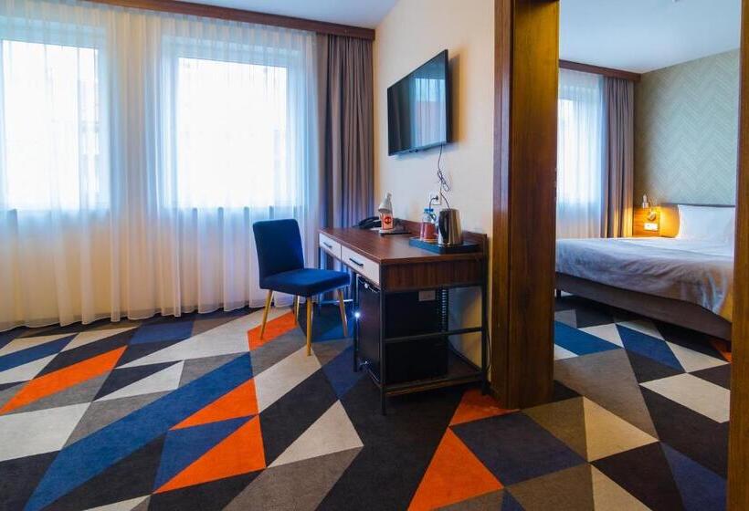 スーペリアの４人部屋, Vulcan