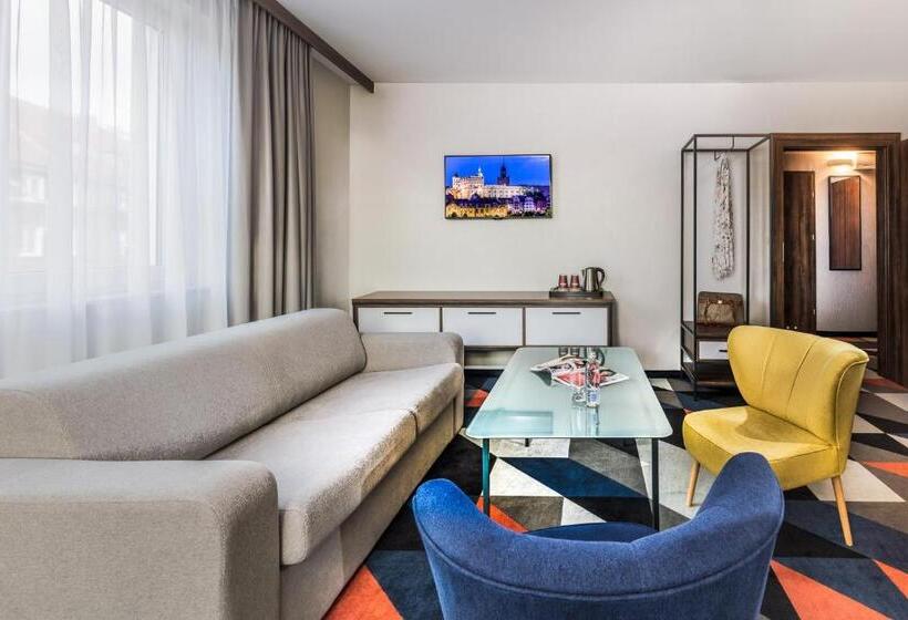 スーペリアの４人部屋, Vulcan