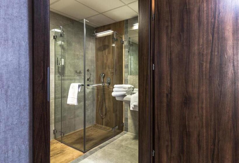 スーペリアの４人部屋, Vulcan