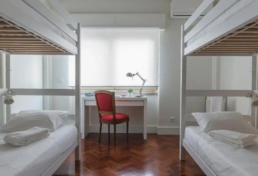 Quarto Quádruplo Standart Casa de Banho Partilhada, Republica Bed & Breakfast