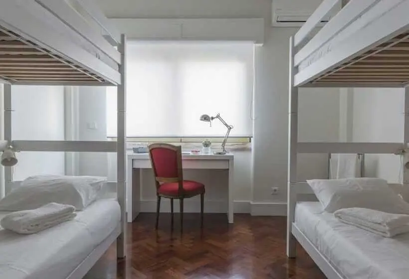 Quarto Quádruplo Standart Casa de Banho Partilhada, Republica Bed & Breakfast