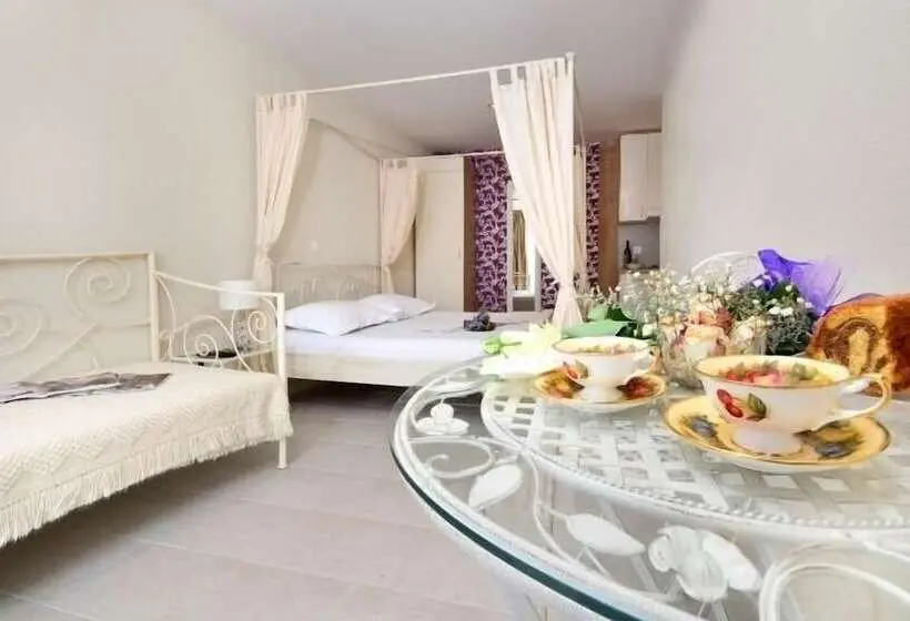 スタンダードスタジオ, Villa Bougenvilia Tomas