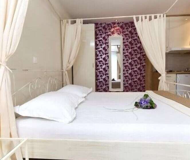 标准工作室, Villa Bougenvilia Tomas