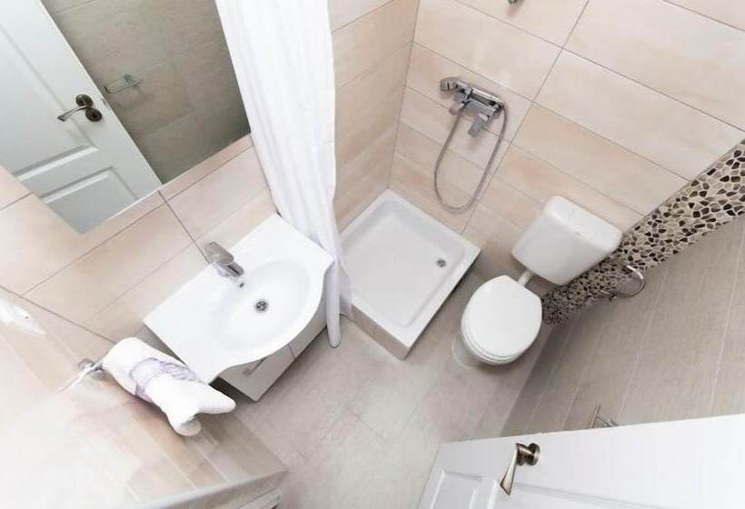 标准工作室, Villa Bougenvilia Tomas