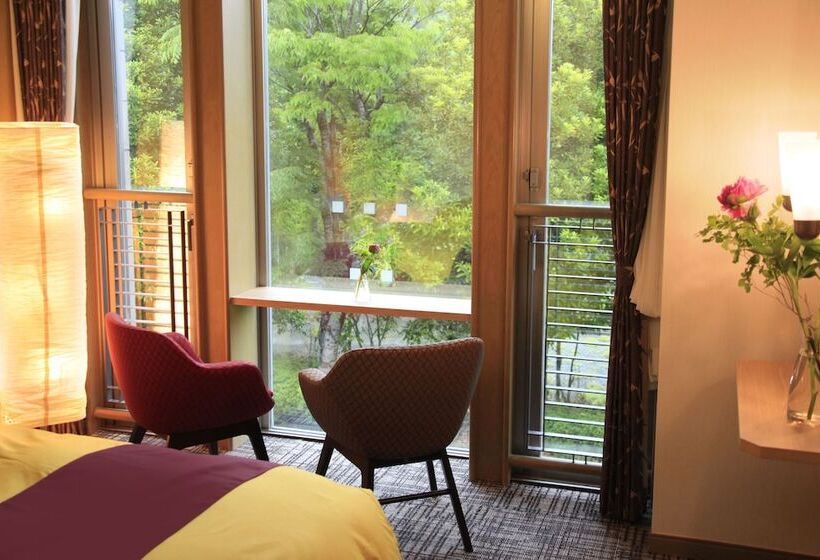 غرفة قياسية, Hakone Fuga