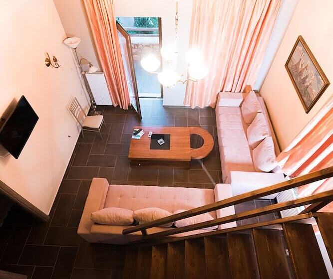 标准三人间, Melies